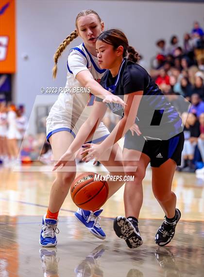 Thumbnail 3 in Grand Oaks vs Aldine (UIL-6A Bi-District Playoffs) photogallery.