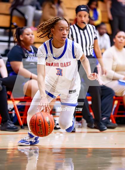 Thumbnail 2 in Grand Oaks vs Aldine (UIL-6A Bi-District Playoffs) photogallery.