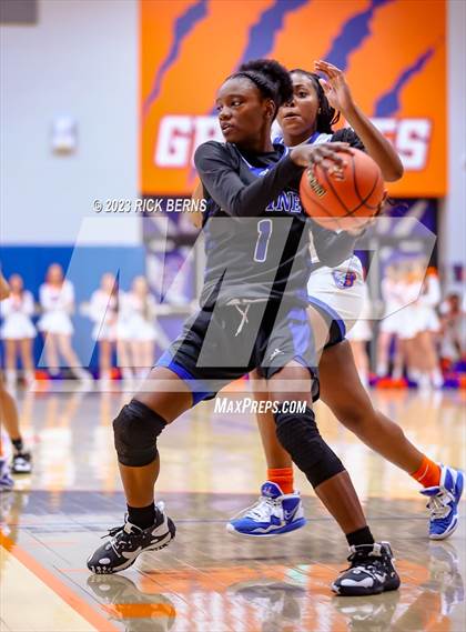 Thumbnail 1 in Grand Oaks vs Aldine (UIL-6A Bi-District Playoffs) photogallery.