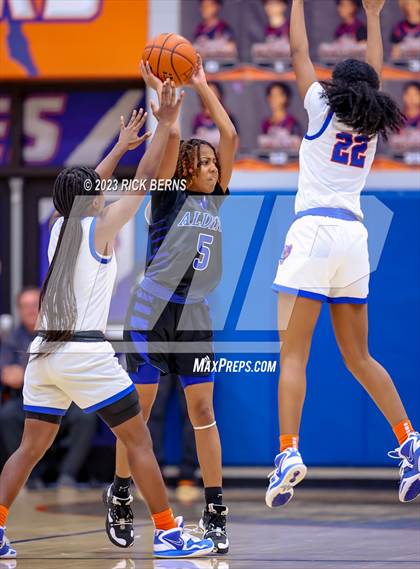 Thumbnail 2 in Grand Oaks vs Aldine (UIL-6A Bi-District Playoffs) photogallery.