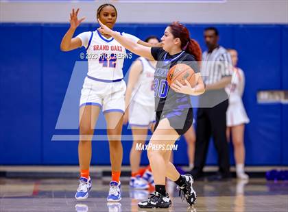 Thumbnail 3 in Grand Oaks vs Aldine (UIL-6A Bi-District Playoffs) photogallery.