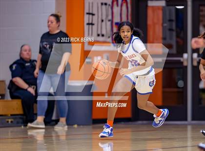 Thumbnail 3 in Grand Oaks vs Aldine (UIL-6A Bi-District Playoffs) photogallery.