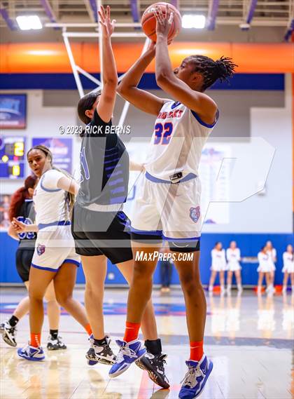 Thumbnail 1 in Grand Oaks vs Aldine (UIL-6A Bi-District Playoffs) photogallery.