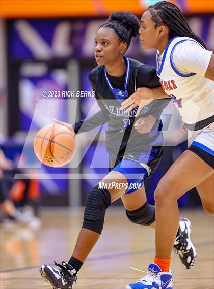 Thumbnail 2 in Grand Oaks vs Aldine (UIL-6A Bi-District Playoffs) photogallery.