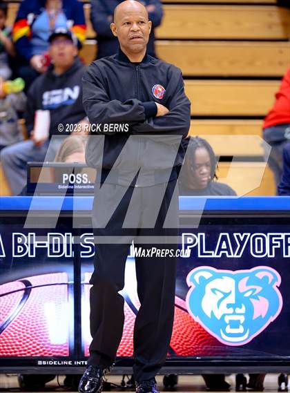 Thumbnail 1 in Grand Oaks vs Aldine (UIL-6A Bi-District Playoffs) photogallery.