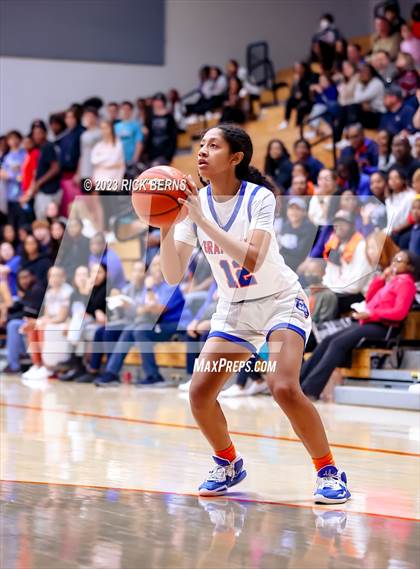 Thumbnail 3 in Grand Oaks vs Aldine (UIL-6A Bi-District Playoffs) photogallery.