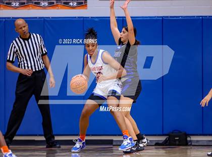 Thumbnail 3 in Grand Oaks vs Aldine (UIL-6A Bi-District Playoffs) photogallery.