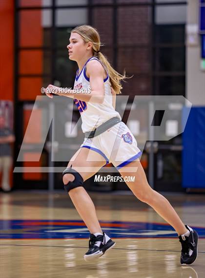 Thumbnail 1 in Grand Oaks vs Aldine (UIL-6A Bi-District Playoffs) photogallery.
