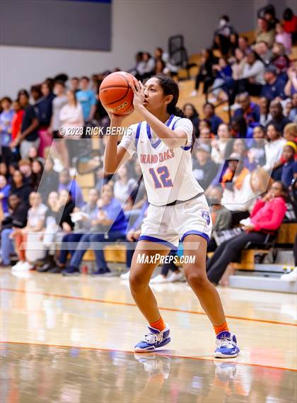 Thumbnail 1 in Grand Oaks vs Aldine (UIL-6A Bi-District Playoffs) photogallery.