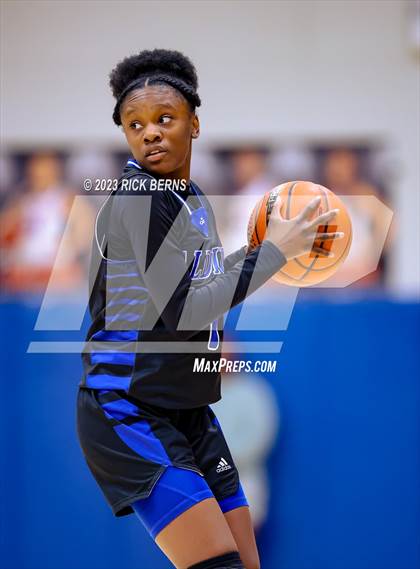 Thumbnail 3 in Grand Oaks vs Aldine (UIL-6A Bi-District Playoffs) photogallery.