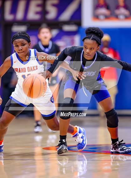 Thumbnail 1 in Grand Oaks vs Aldine (UIL-6A Bi-District Playoffs) photogallery.