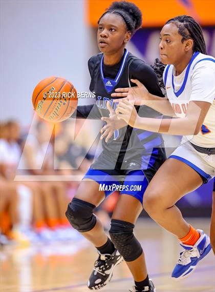 Thumbnail 1 in Grand Oaks vs Aldine (UIL-6A Bi-District Playoffs) photogallery.