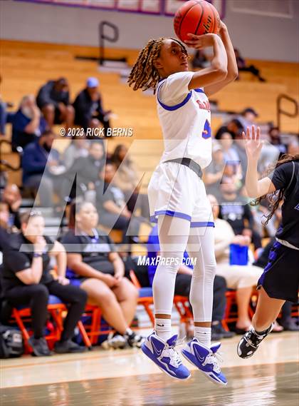 Thumbnail 3 in Grand Oaks vs Aldine (UIL-6A Bi-District Playoffs) photogallery.