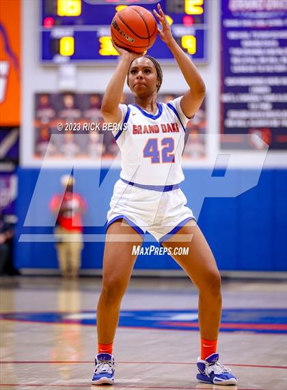 Thumbnail 2 in Grand Oaks vs Aldine (UIL-6A Bi-District Playoffs) photogallery.