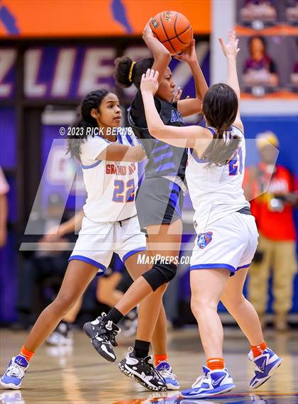 Thumbnail 3 in Grand Oaks vs Aldine (UIL-6A Bi-District Playoffs) photogallery.