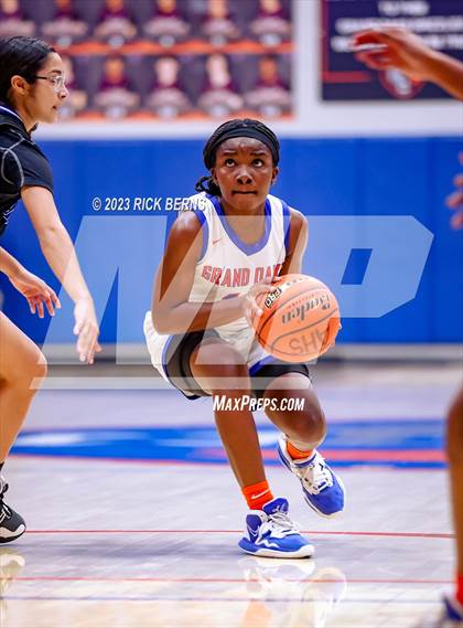 Thumbnail 1 in Grand Oaks vs Aldine (UIL-6A Bi-District Playoffs) photogallery.