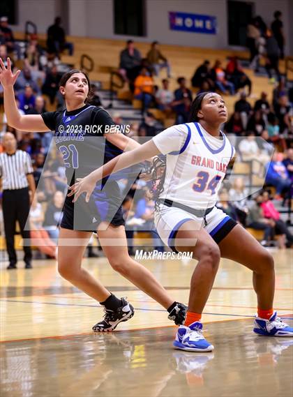 Thumbnail 3 in Grand Oaks vs Aldine (UIL-6A Bi-District Playoffs) photogallery.