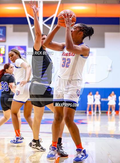 Thumbnail 3 in Grand Oaks vs Aldine (UIL-6A Bi-District Playoffs) photogallery.