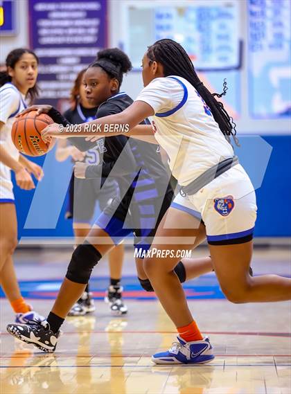Thumbnail 2 in Grand Oaks vs Aldine (UIL-6A Bi-District Playoffs) photogallery.