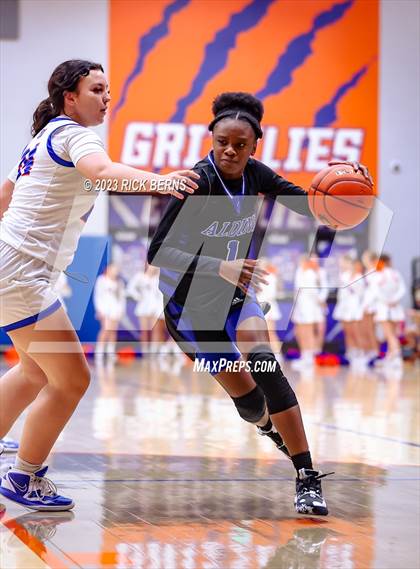 Thumbnail 2 in Grand Oaks vs Aldine (UIL-6A Bi-District Playoffs) photogallery.
