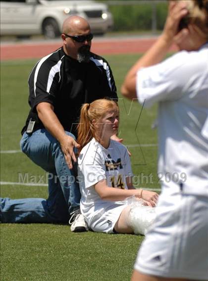 Thumbnail 1 in White Oak vs Kings Mountain (NCHSAA 3-A Final) photogallery.