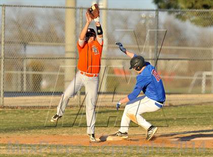 Thumbnail 3 in Covenant Christian vs. Brook Hill (Texas Private School Classic) photogallery.