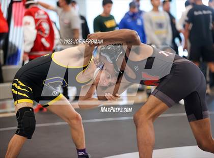 Thumbnail 1 in CIF-CS D4 Section Semifinals photogallery.