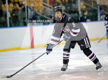 Thumbnail 3 in Verona/Glen Ridge vs Livingston photogallery.