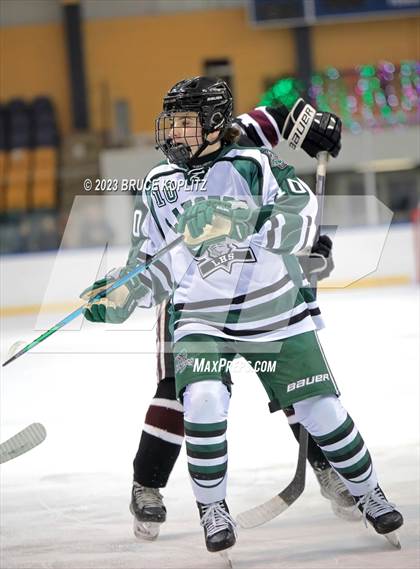Thumbnail 3 in Verona/Glen Ridge vs Livingston photogallery.