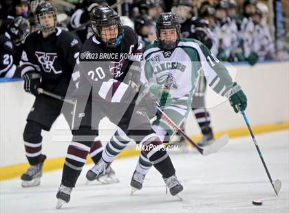 Thumbnail 2 in Verona/Glen Ridge vs Livingston photogallery.