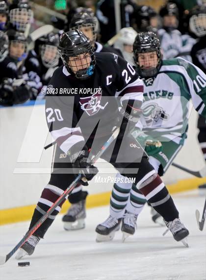 Thumbnail 3 in Verona/Glen Ridge vs Livingston photogallery.