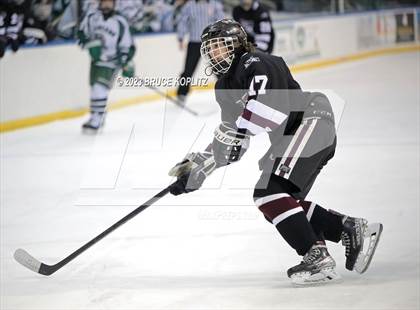 Thumbnail 3 in Verona/Glen Ridge vs Livingston photogallery.