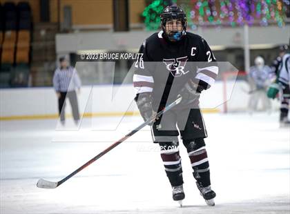 Thumbnail 3 in Verona/Glen Ridge vs Livingston photogallery.