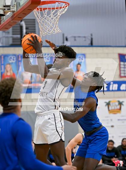 Thumbnail 3 in East Lake vs Holy Trinity Episcopal Academy  (Sun Bash Tourney) photogallery.