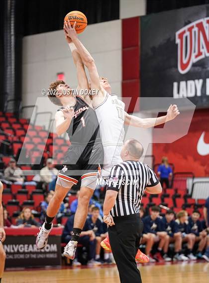 Thumbnail 3 in Boulder City vs. Fernley (NIAA Class 3A State Boys Semifinal) photogallery.