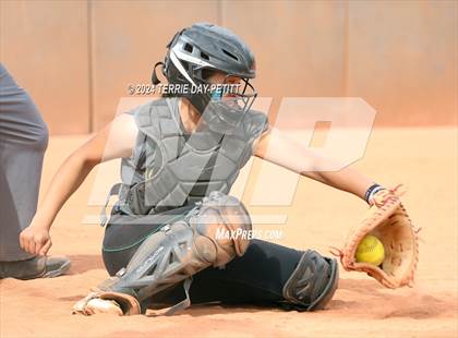 Thumbnail 3 in Greenway vs Coconino (Sunrise Mountain Invitational) photogallery.