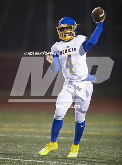 Thumbnail 3 in Benicia @ Las Lomas (CIF NCS D3 Semifinal) photogallery.