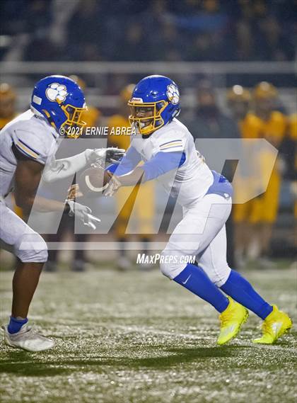 Thumbnail 3 in Benicia @ Las Lomas (CIF NCS D3 Semifinal) photogallery.