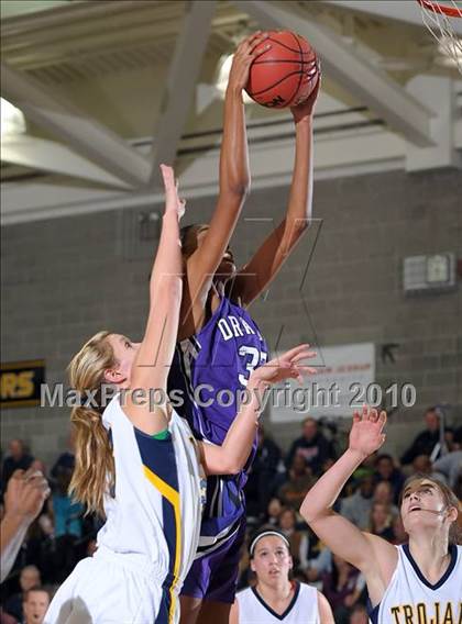 Thumbnail 2 in Sacramento vs. Oak Ridge (Common Good Classic) photogallery.