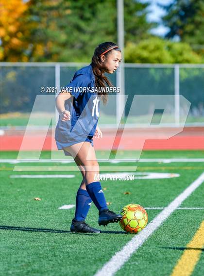 Thumbnail 2 in Capital @ Lakes (WIAA 3A Divisional Playoff) photogallery.