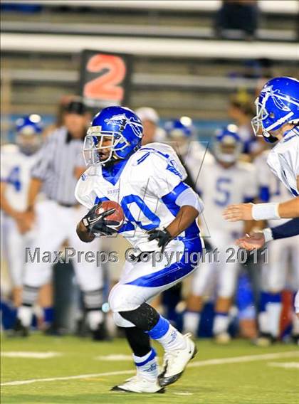 Thumbnail 3 in Alta Loma vs. Glendora photogallery.