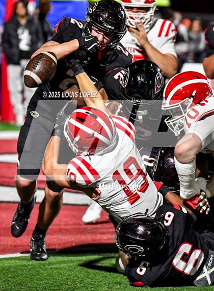 Thumbnail 1 in Mater Dei @ Centennial (CIF SS D1 Semifinal) photogallery.