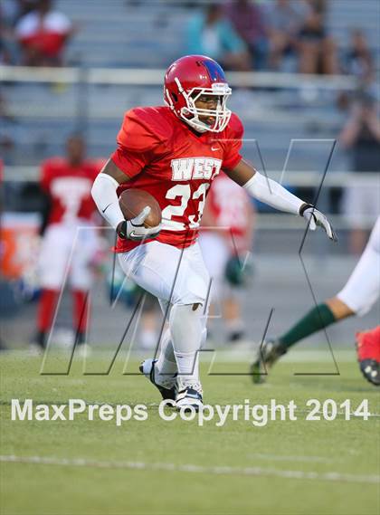 Thumbnail 2 in The Sunshine Classic (East vs. West) photogallery.