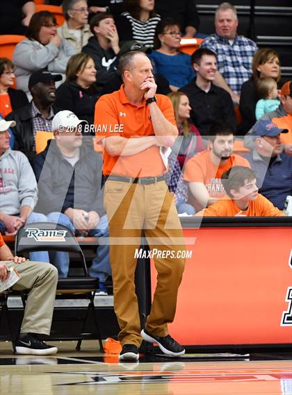 Thumbnail 2 in Mt. Vernon vs Herrin (IHSA 3A Regional Quarterfinal) photogallery.
