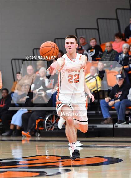 Thumbnail 1 in Mt. Vernon vs Herrin (IHSA 3A Regional Quarterfinal) photogallery.