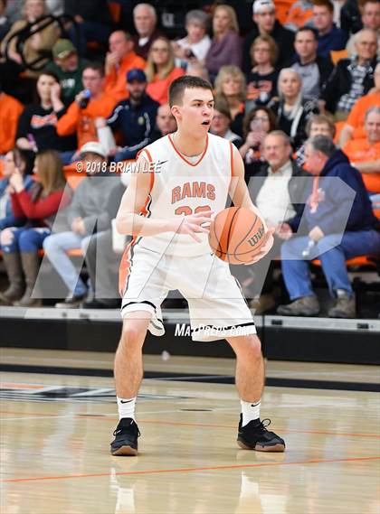 Thumbnail 3 in Mt. Vernon vs Herrin (IHSA 3A Regional Quarterfinal) photogallery.