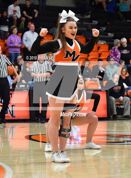 Thumbnail 2 in Mt. Vernon vs Herrin (IHSA 3A Regional Quarterfinal) photogallery.