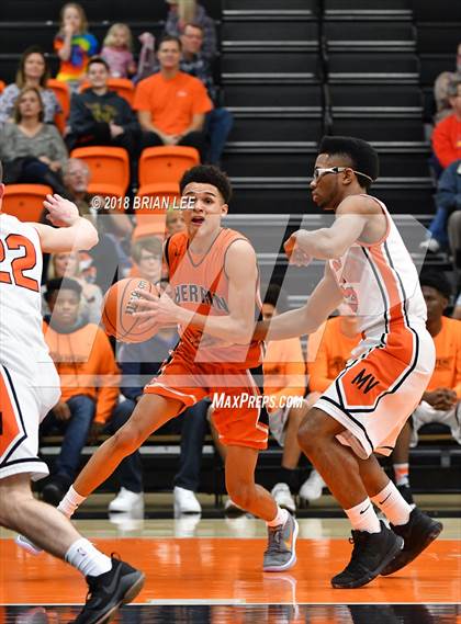 Thumbnail 3 in Mt. Vernon vs Herrin (IHSA 3A Regional Quarterfinal) photogallery.