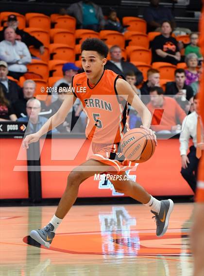 Thumbnail 3 in Mt. Vernon vs Herrin (IHSA 3A Regional Quarterfinal) photogallery.