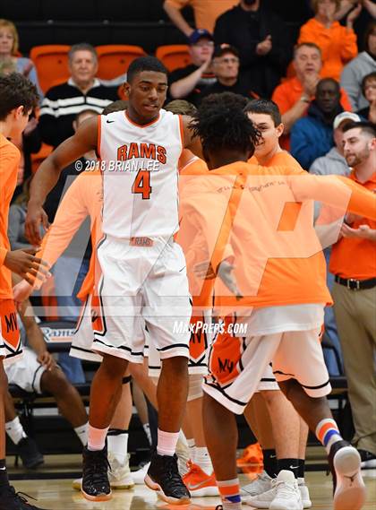 Thumbnail 1 in Mt. Vernon vs Herrin (IHSA 3A Regional Quarterfinal) photogallery.